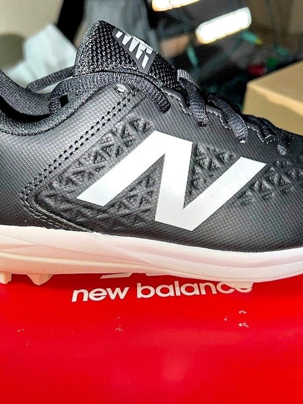 New Balance 4040v8 Youth Rubber-Molded Baseball Cleats Black & White Boys US 1.5